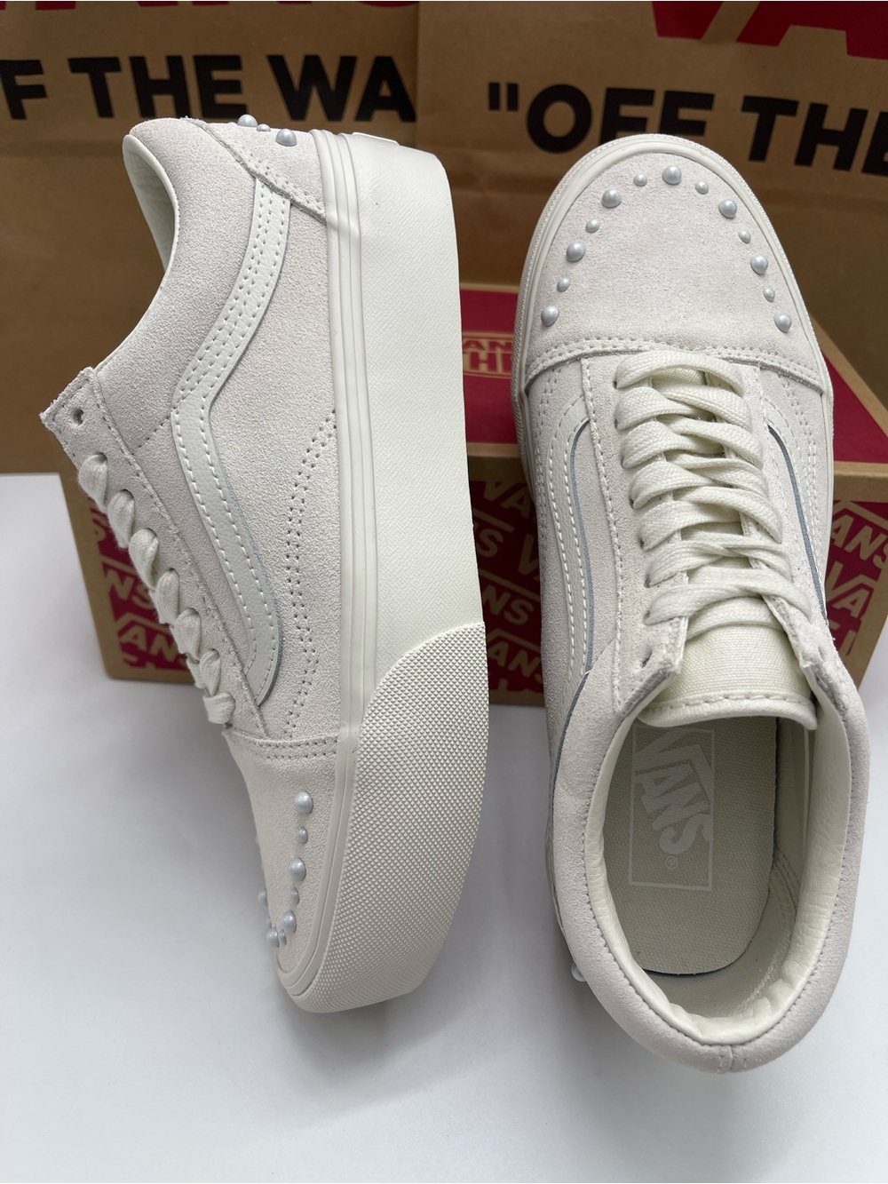 Vans Old Skool Platform
Pearls Marshmallow
VN000E87CCZ Sneakers - Picture 12 of 16